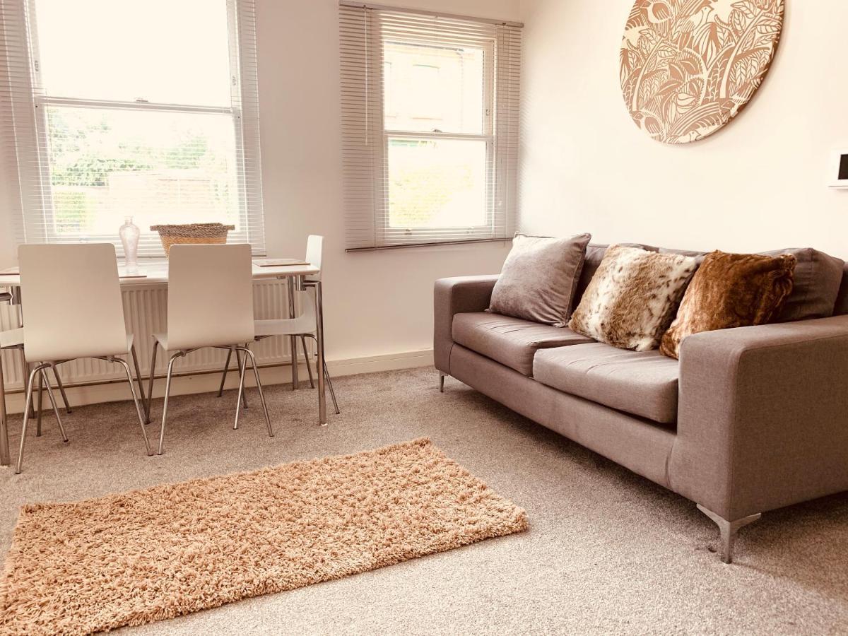 Elthorne Luxury Apartments - Uxbridge Bagian luar foto