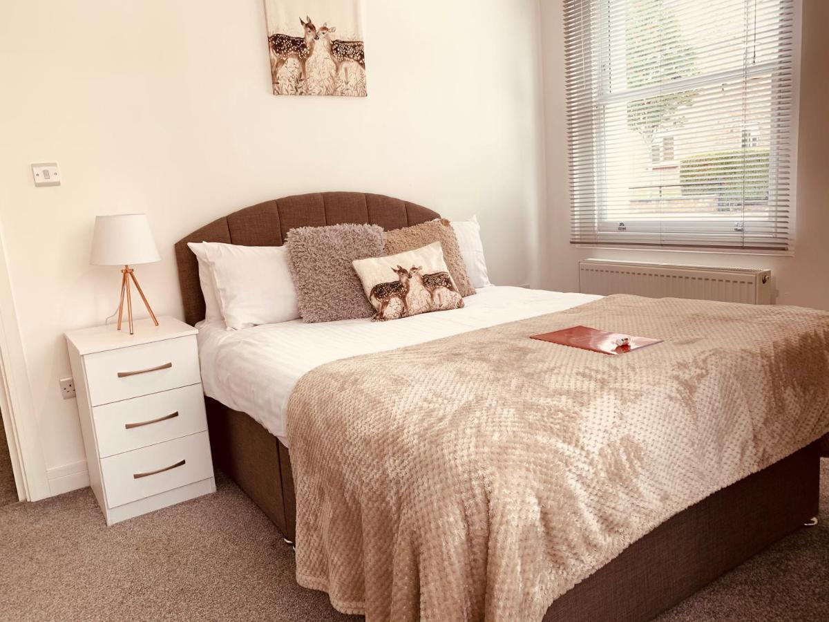 Elthorne Luxury Apartments - Uxbridge Bagian luar foto