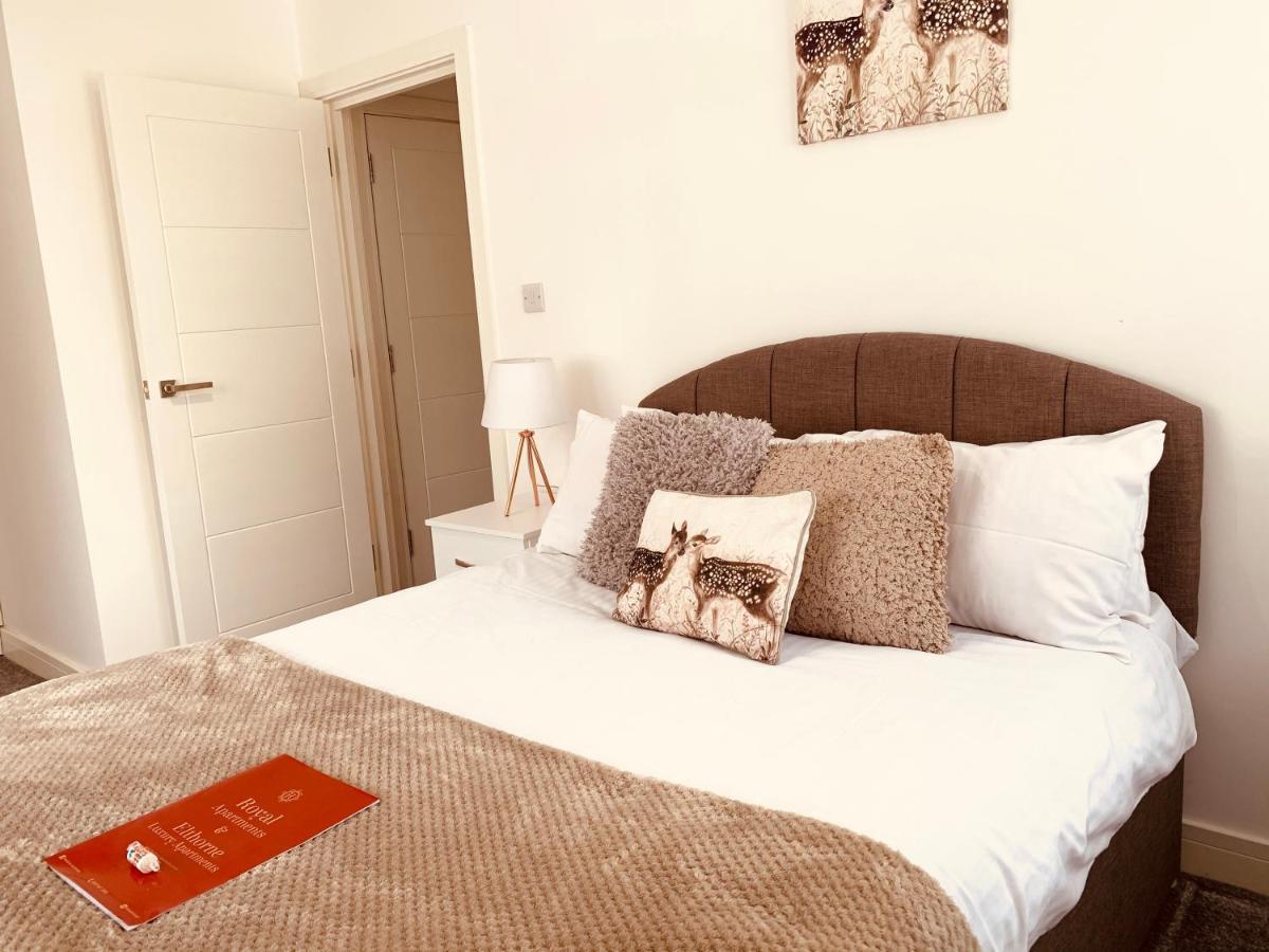 Elthorne Luxury Apartments - Uxbridge Bagian luar foto