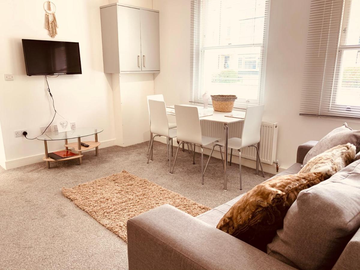 Elthorne Luxury Apartments - Uxbridge Bagian luar foto