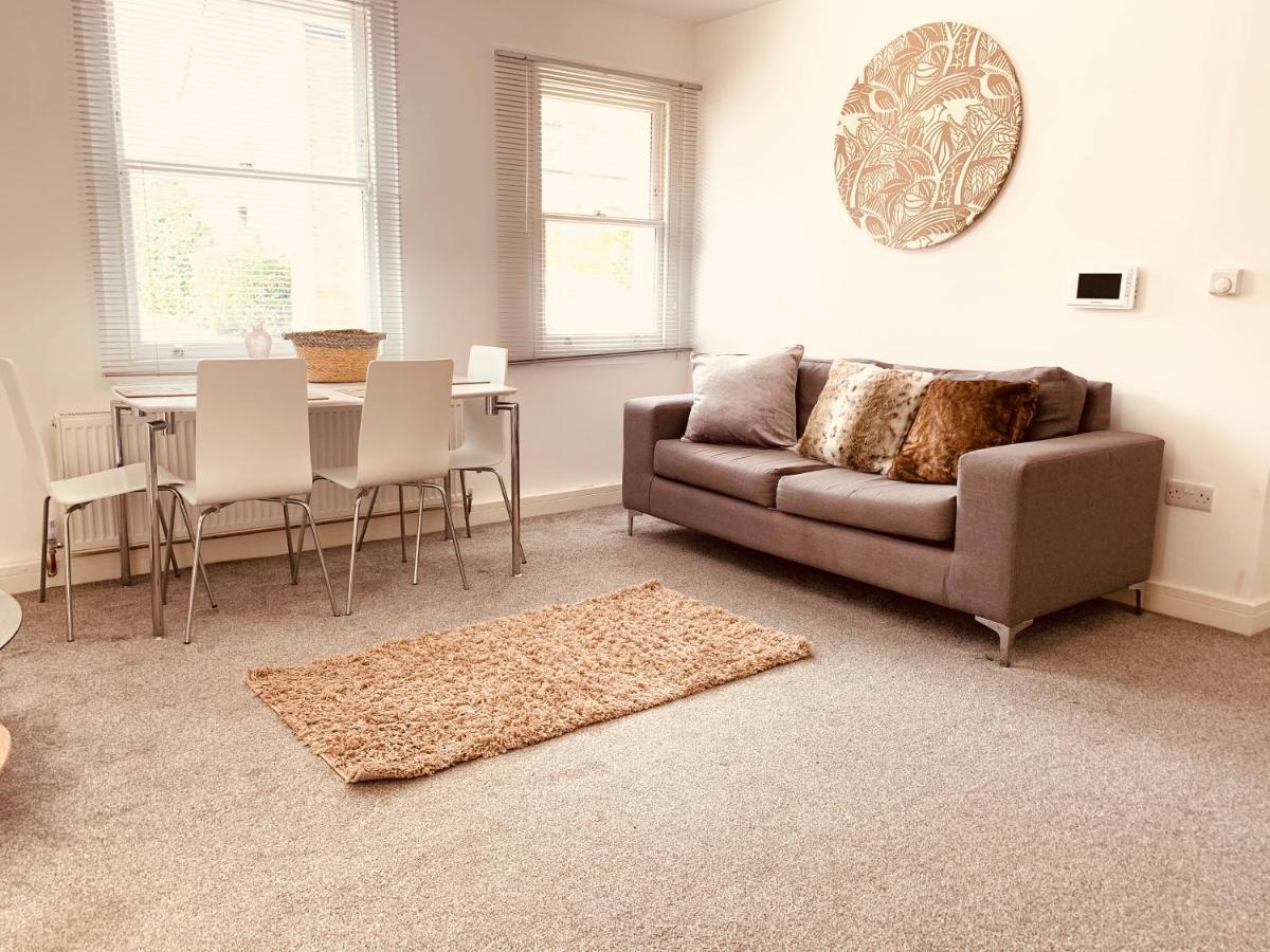 Elthorne Luxury Apartments - Uxbridge Bagian luar foto
