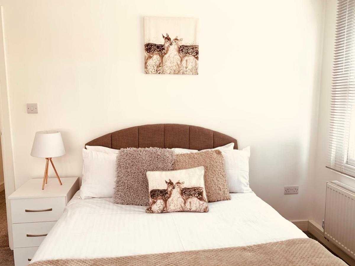 Elthorne Luxury Apartments - Uxbridge Bagian luar foto