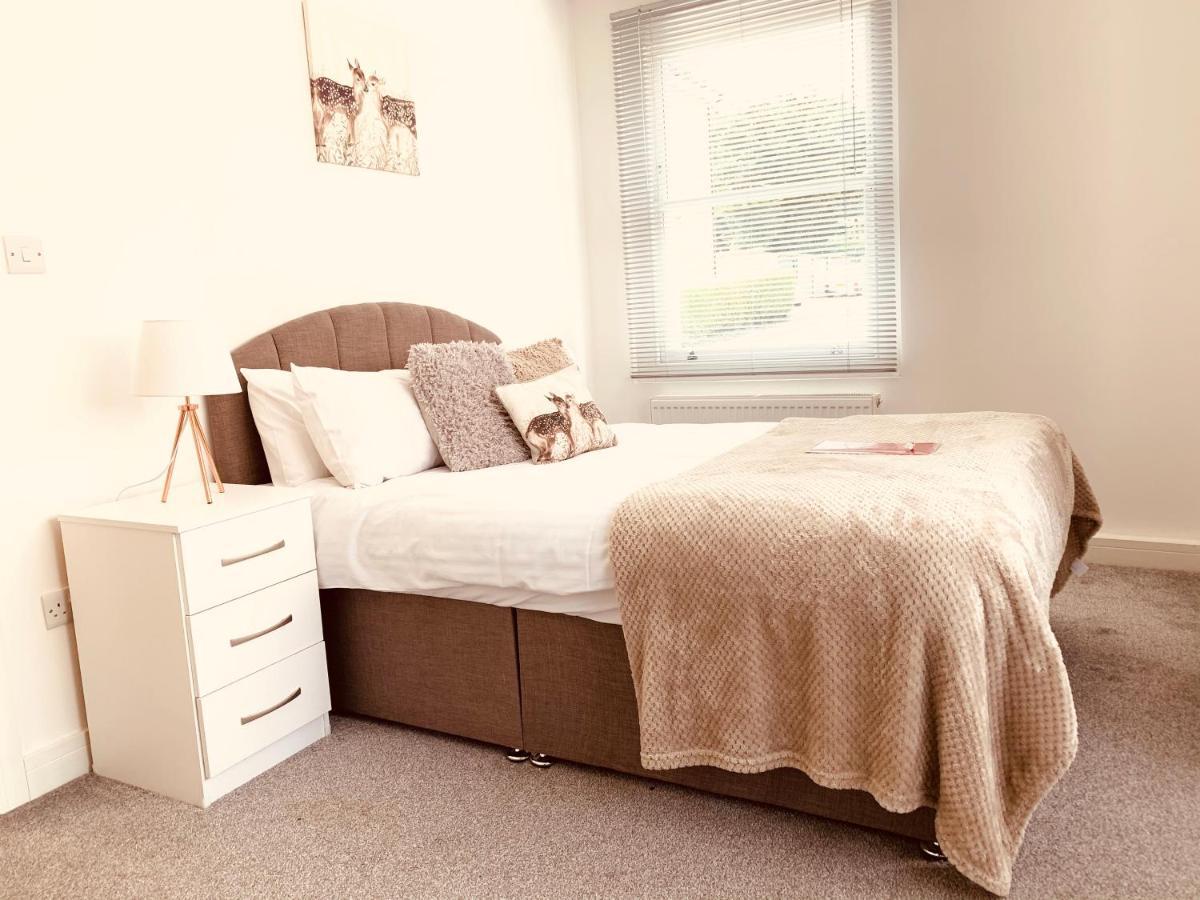 Elthorne Luxury Apartments - Uxbridge Bagian luar foto