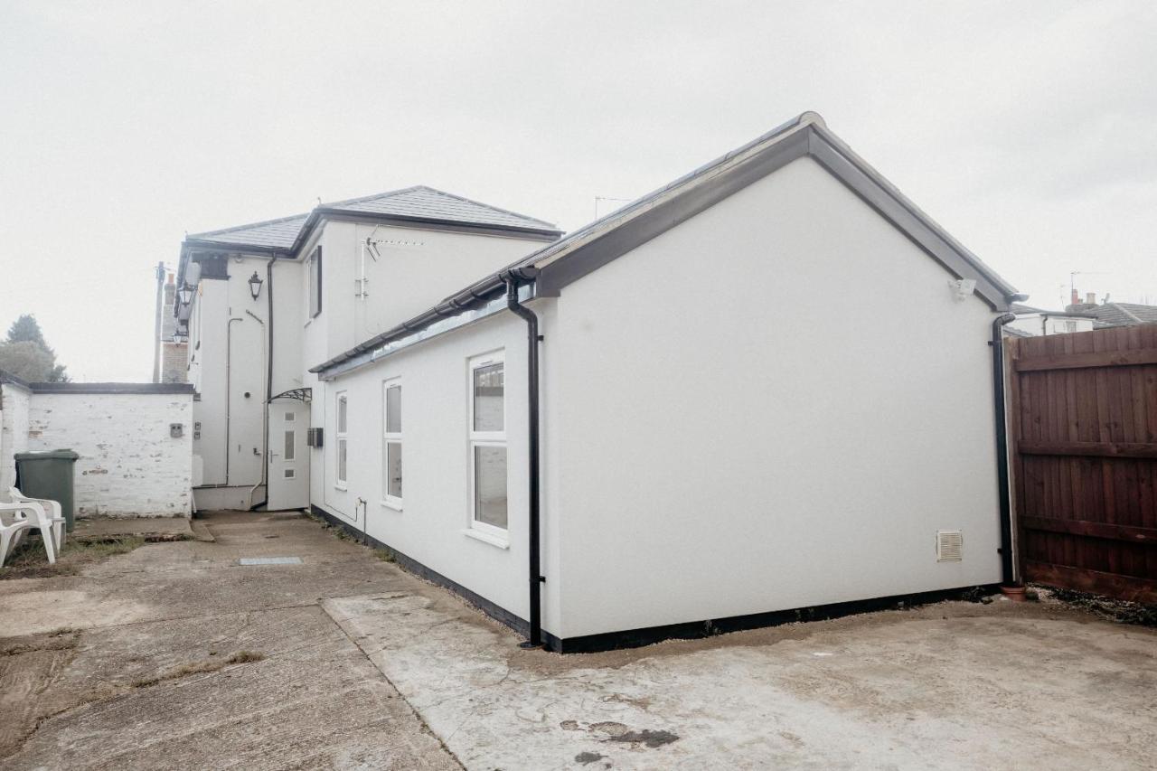 Elthorne Luxury Apartments - Uxbridge Bagian luar foto