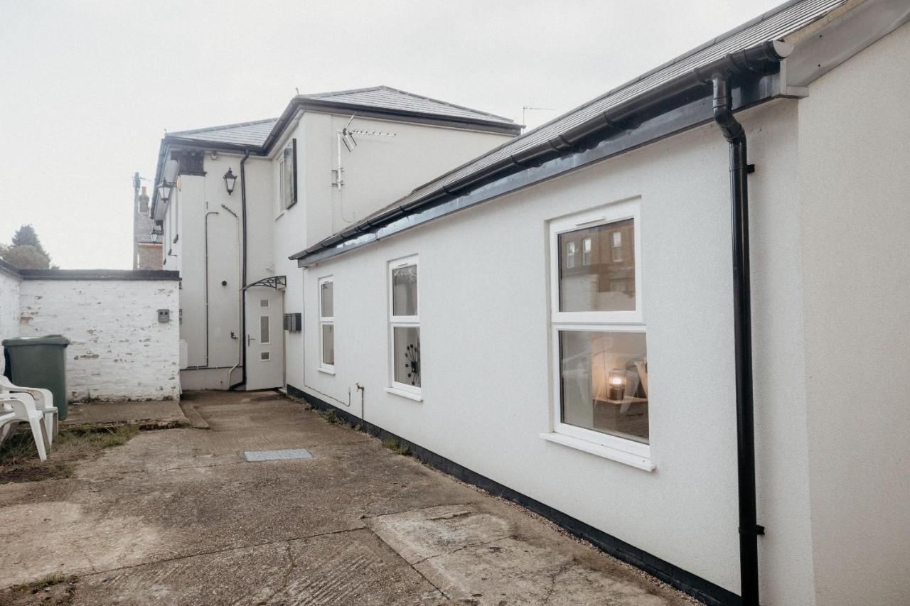 Elthorne Luxury Apartments - Uxbridge Bagian luar foto