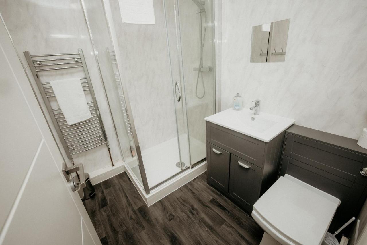 Elthorne Luxury Apartments - Uxbridge Bagian luar foto
