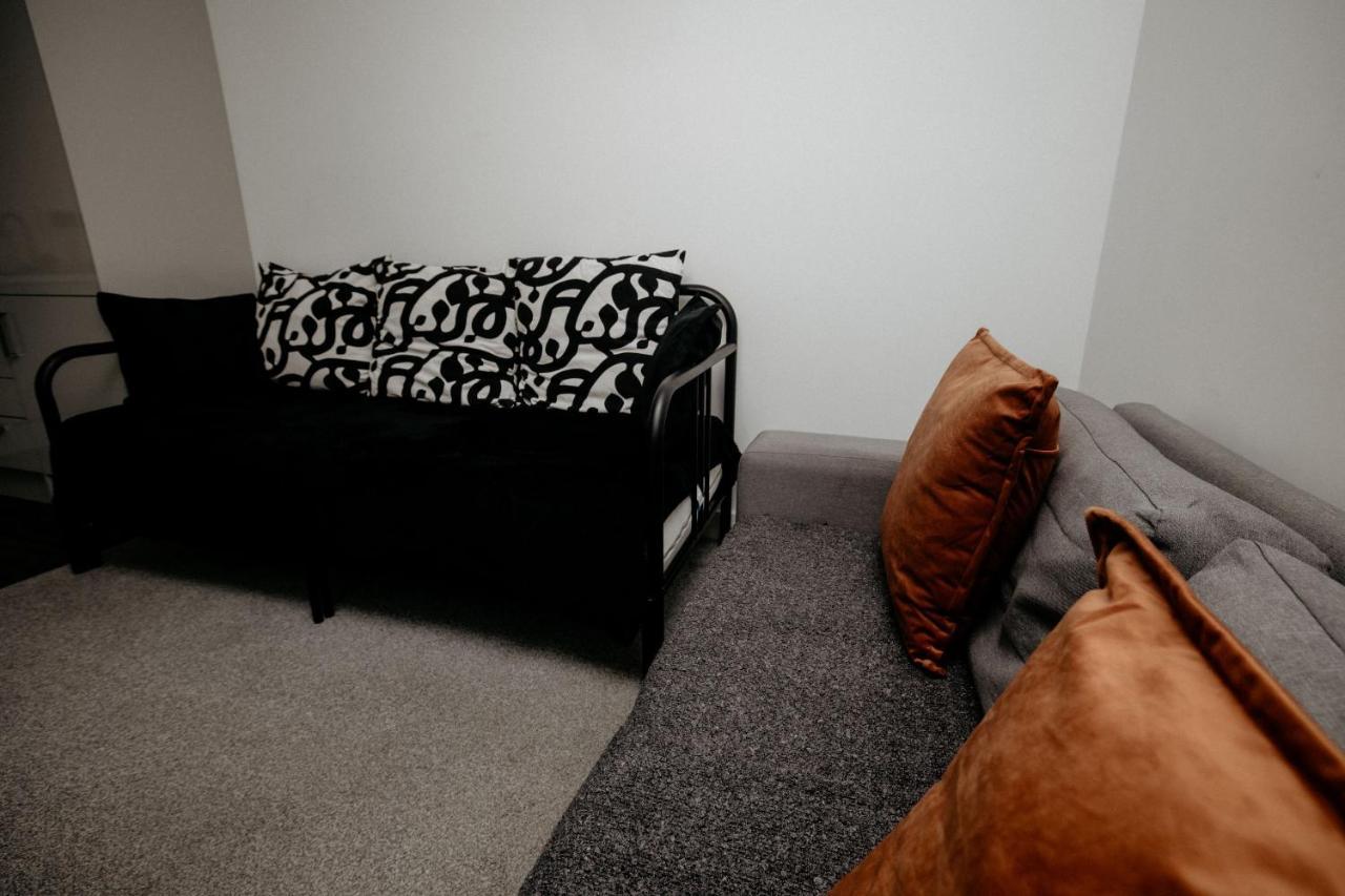 Elthorne Luxury Apartments - Uxbridge Bagian luar foto