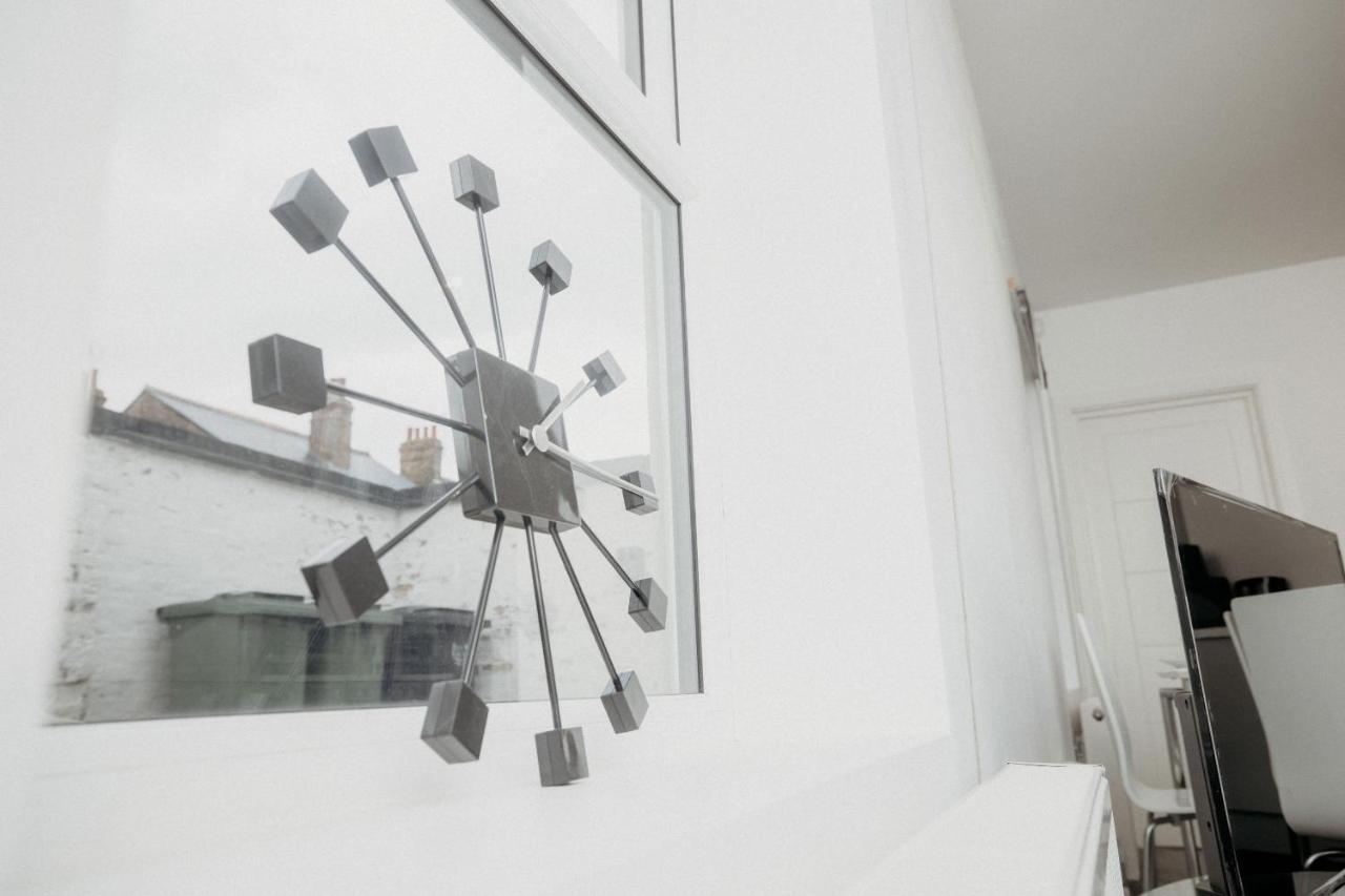 Elthorne Luxury Apartments - Uxbridge Bagian luar foto