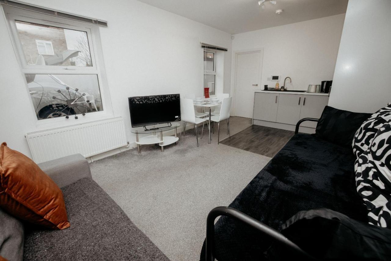 Elthorne Luxury Apartments - Uxbridge Bagian luar foto