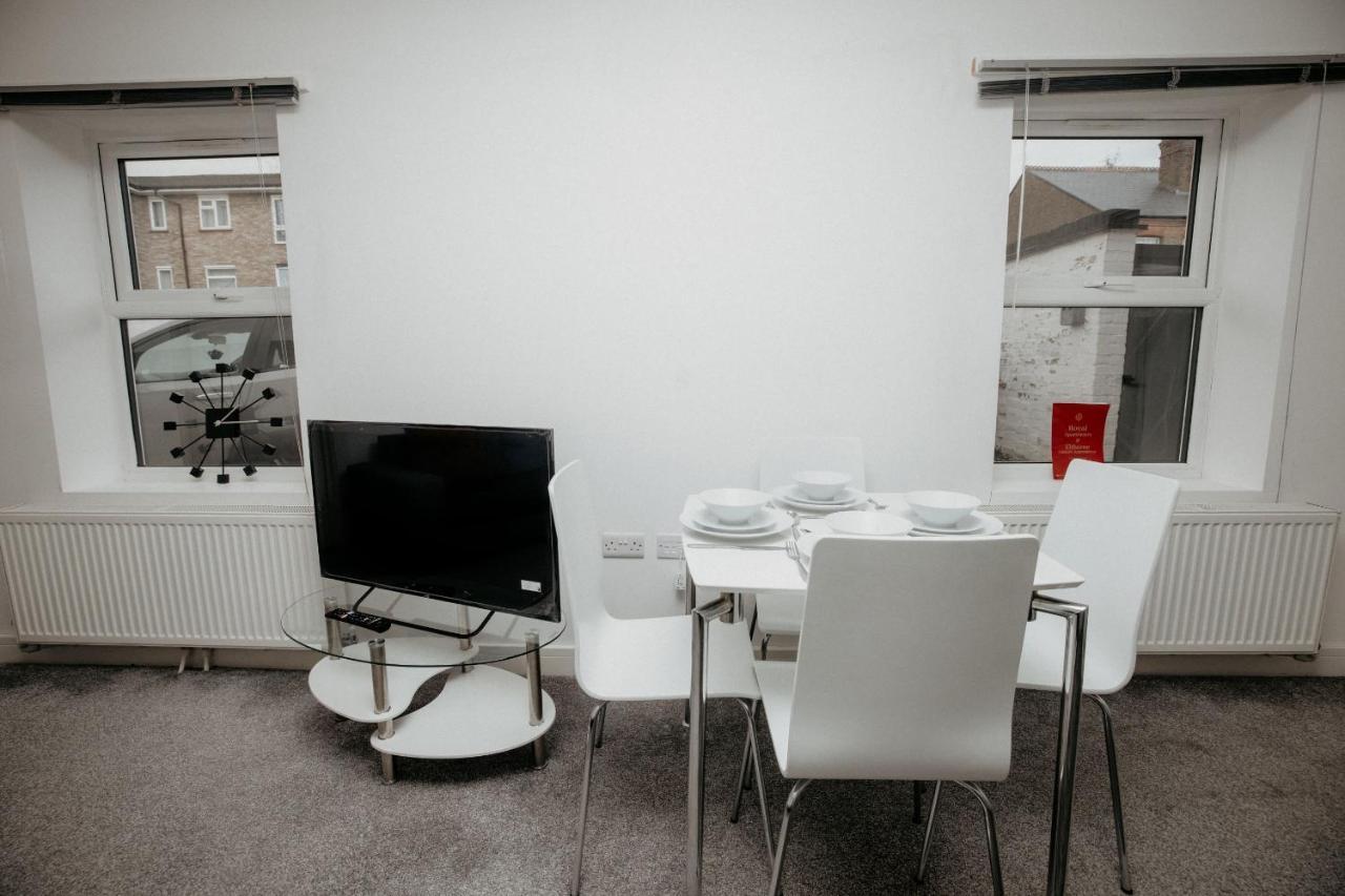 Elthorne Luxury Apartments - Uxbridge Bagian luar foto