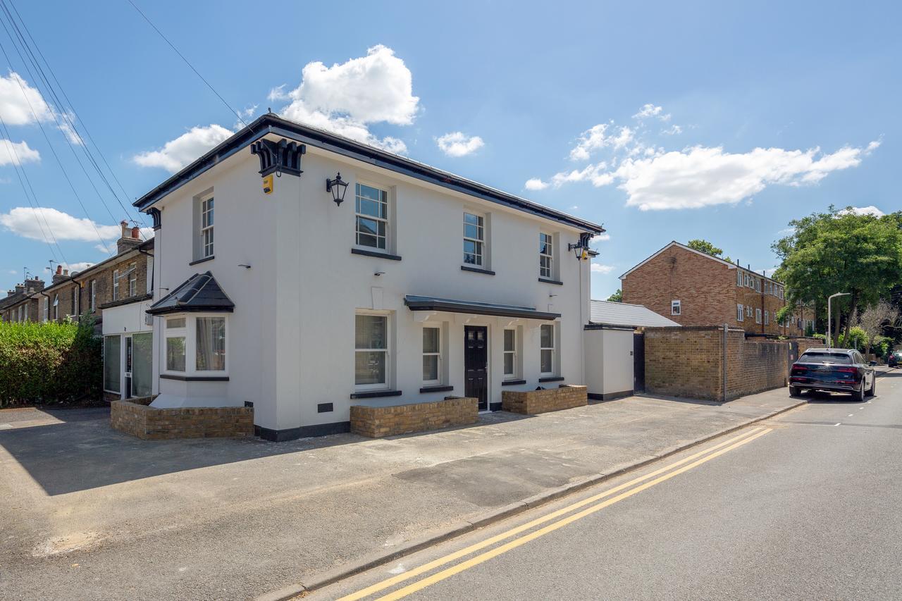Elthorne Luxury Apartments - Uxbridge Bagian luar foto