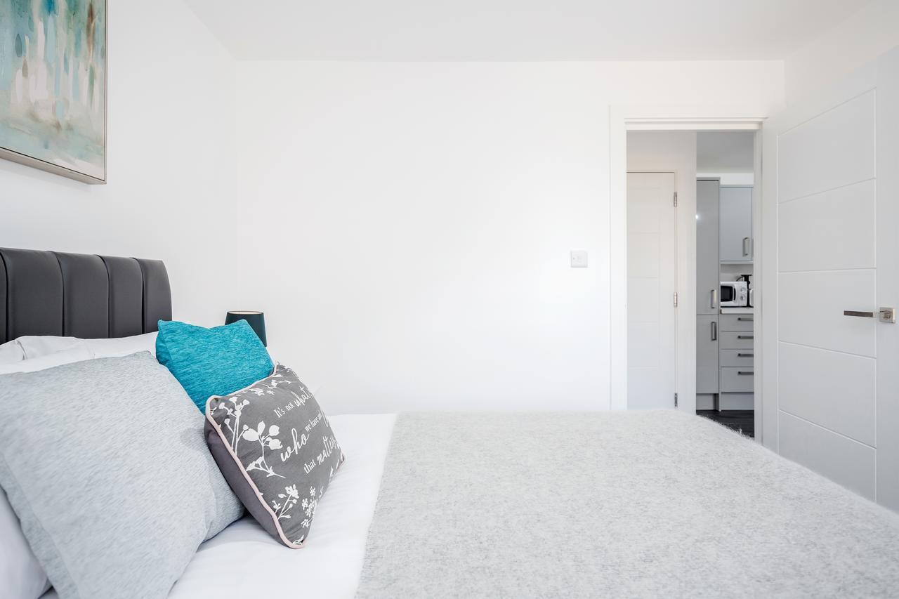Elthorne Luxury Apartments - Uxbridge Bagian luar foto