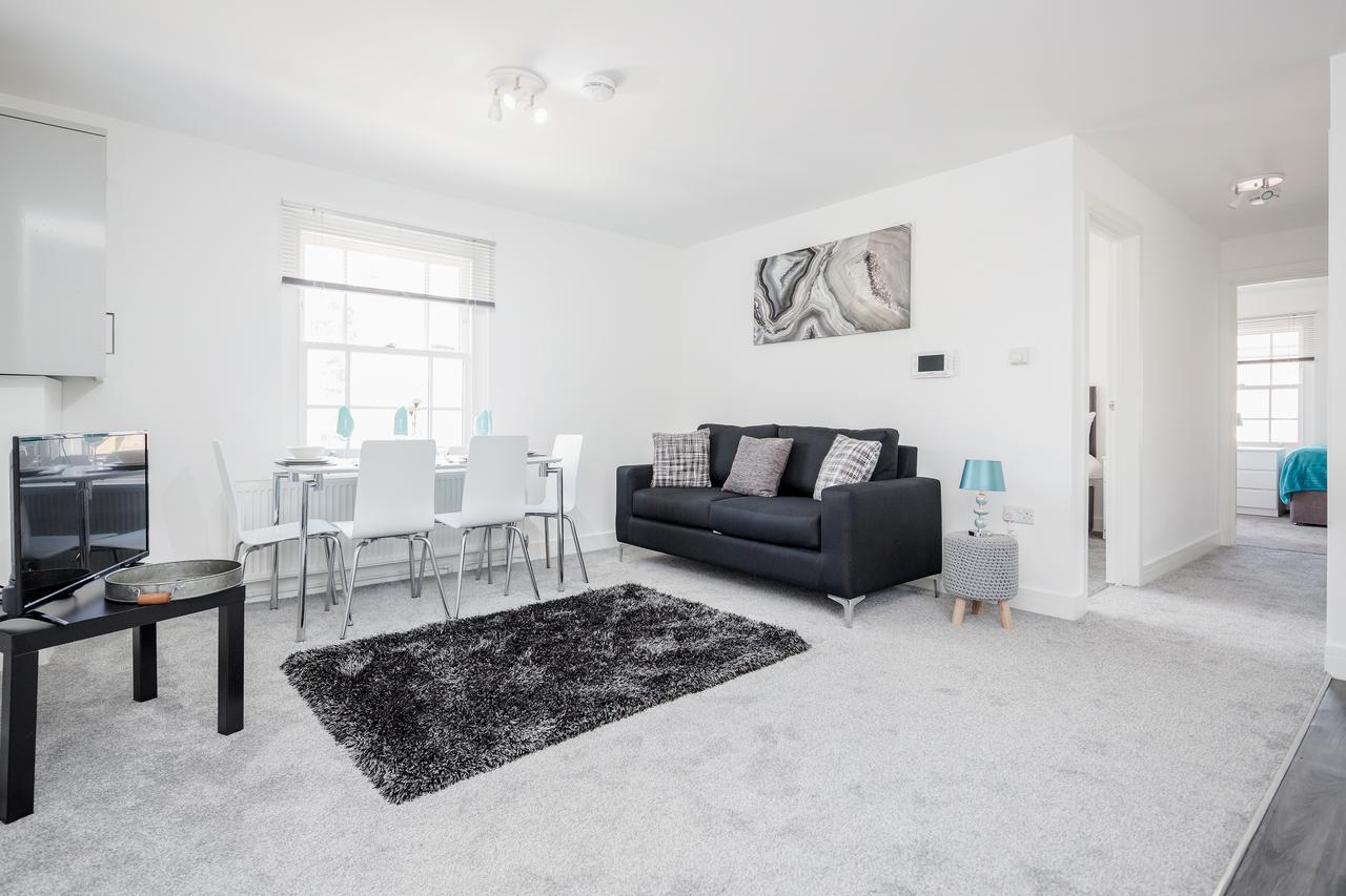 Elthorne Luxury Apartments - Uxbridge Bagian luar foto
