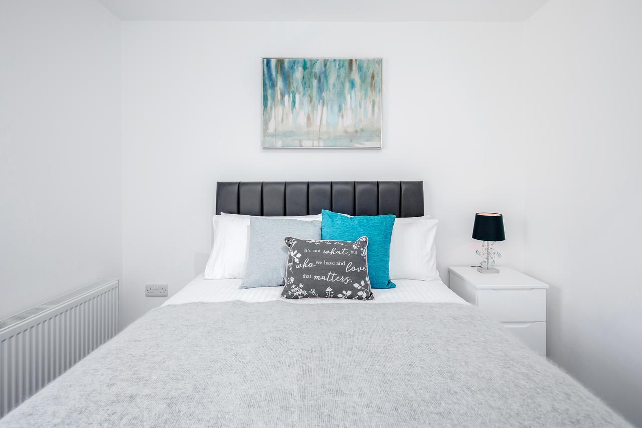 Elthorne Luxury Apartments - Uxbridge Bagian luar foto