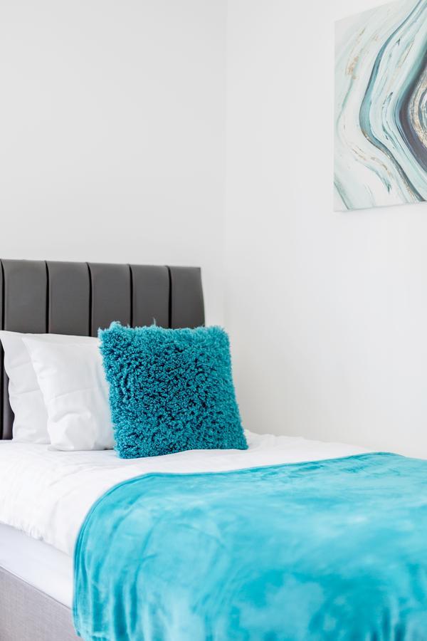 Elthorne Luxury Apartments - Uxbridge Bagian luar foto