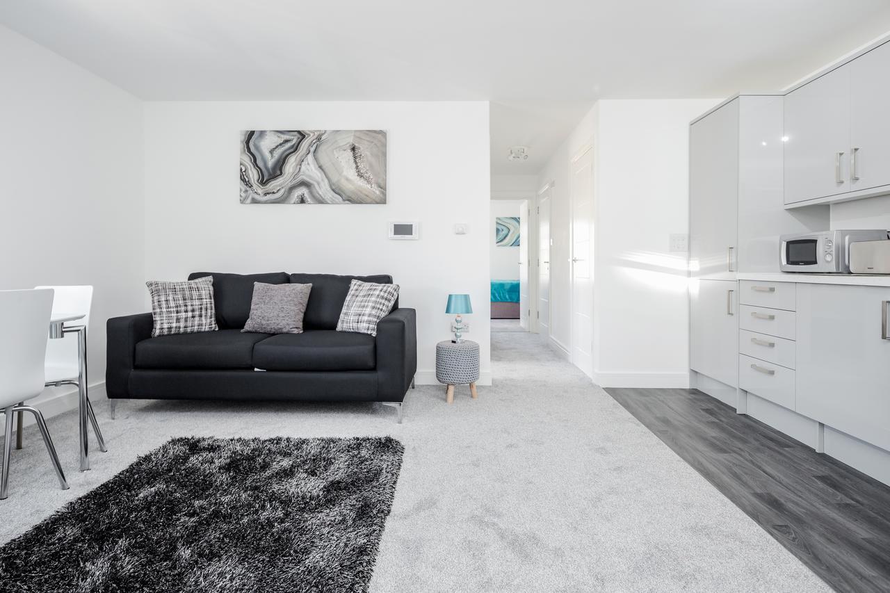 Elthorne Luxury Apartments - Uxbridge Bagian luar foto